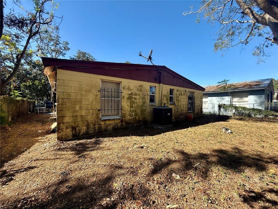 Active With Contract: $150,000 (3 beds, 2 baths, 1168 Square Feet)