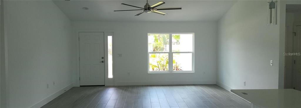 For Rent: $2,700 (3 beds, 2 baths, 1487 Square Feet)