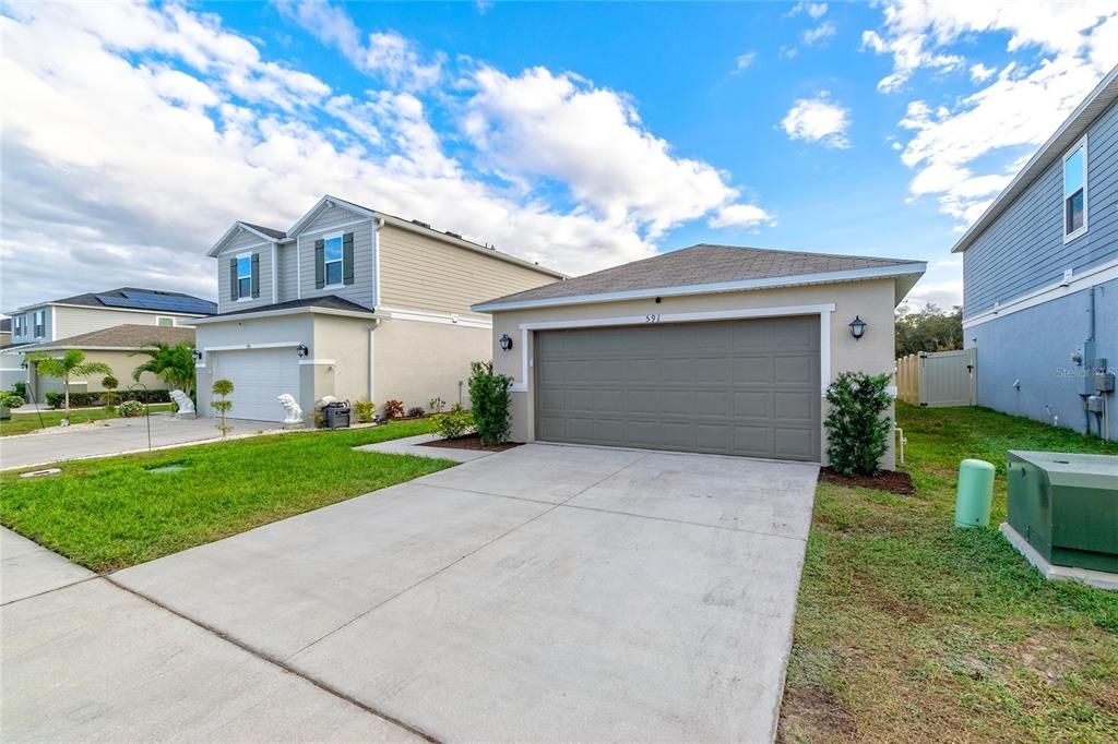 For Sale: $349,999 (4 beds, 2 baths, 1656 Square Feet)