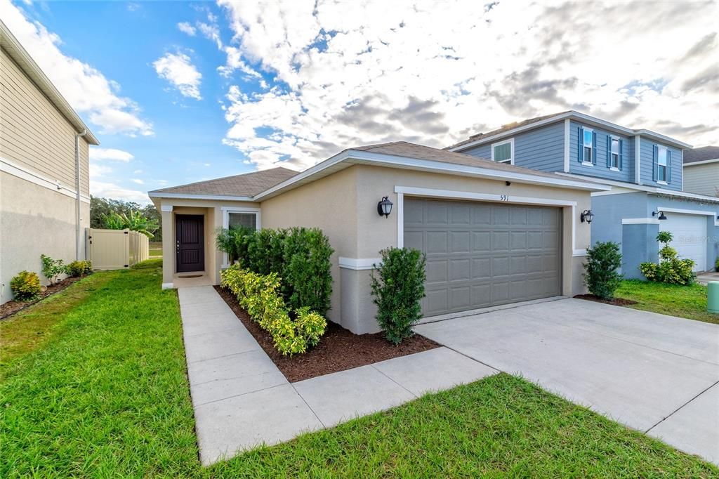 For Sale: $349,999 (4 beds, 2 baths, 1656 Square Feet)