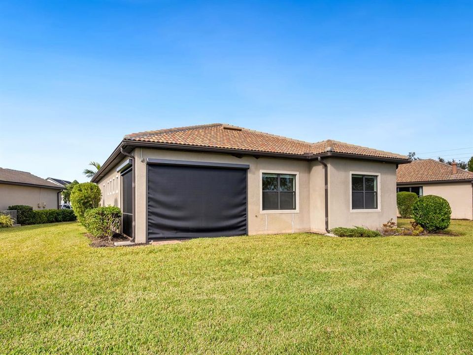 For Sale: $639,000 (3 beds, 2 baths, 1992 Square Feet)