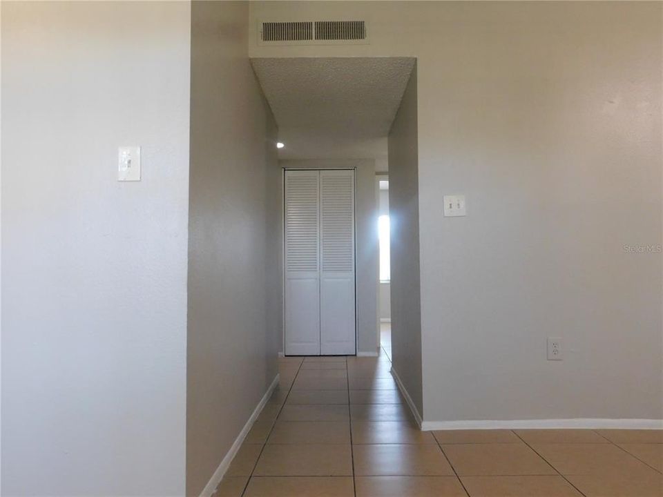 Active With Contract: $135,000 (2 beds, 1 baths, 970 Square Feet)