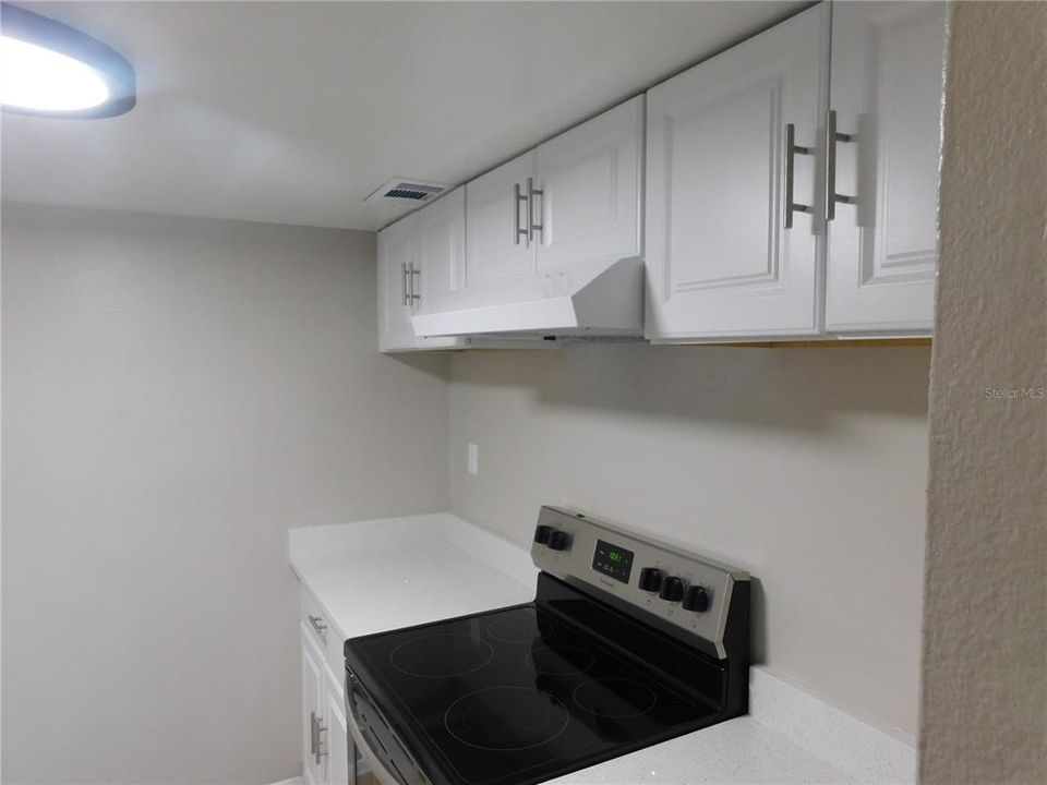 Active With Contract: $135,000 (2 beds, 1 baths, 970 Square Feet)