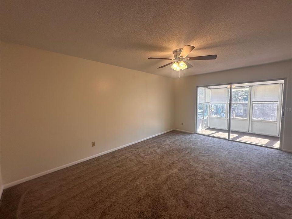 For Rent: $1,000 (1 beds, 1 baths, 822 Square Feet)