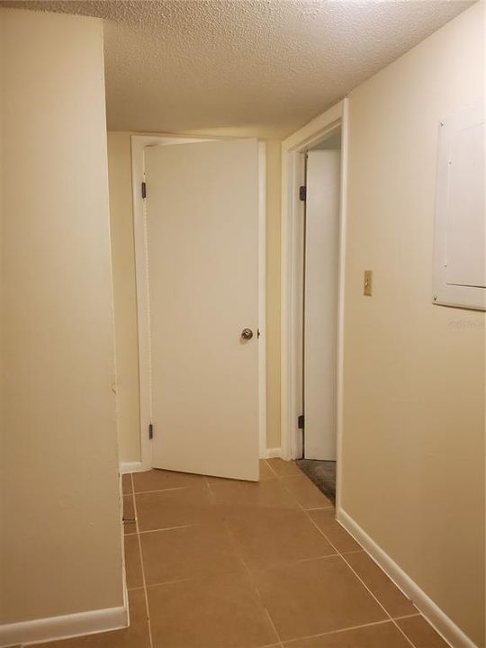 For Rent: $1,000 (1 beds, 1 baths, 822 Square Feet)