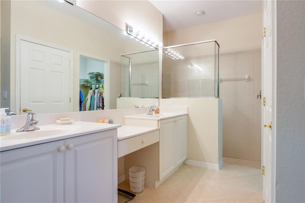 For Sale: $299,900 (2 beds, 2 baths, 1448 Square Feet)