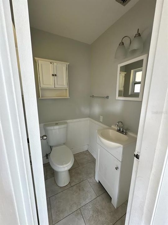 1/2 Bathroom