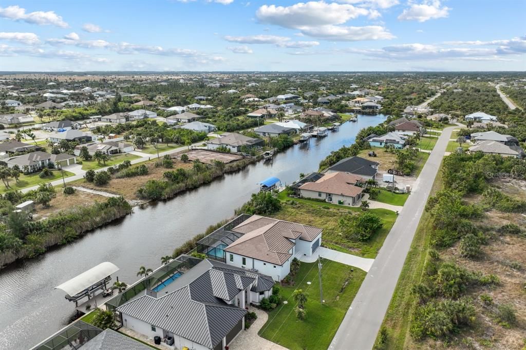 For Sale: $799,900 (3 beds, 3 baths, 2283 Square Feet)