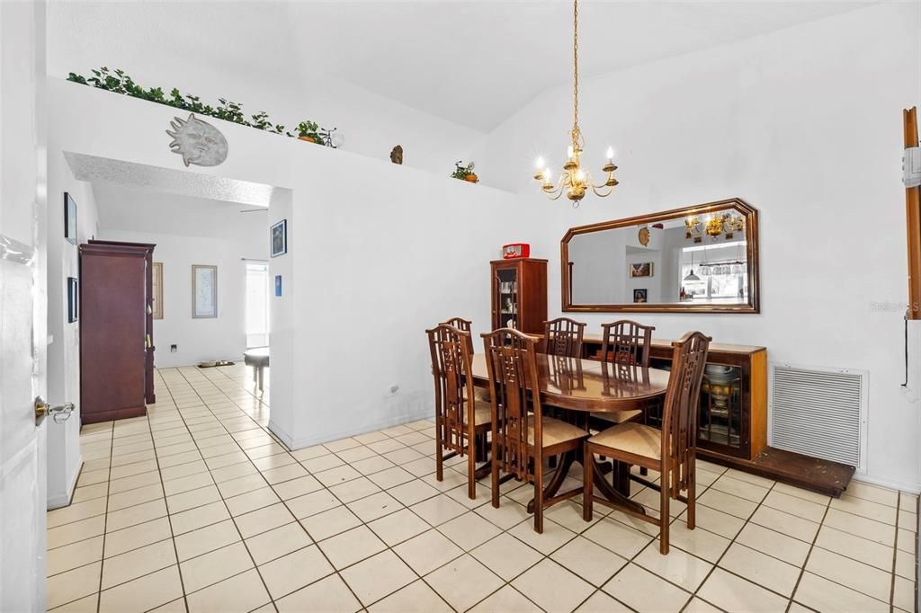 For Sale: $379,900 (3 beds, 2 baths, 1607 Square Feet)