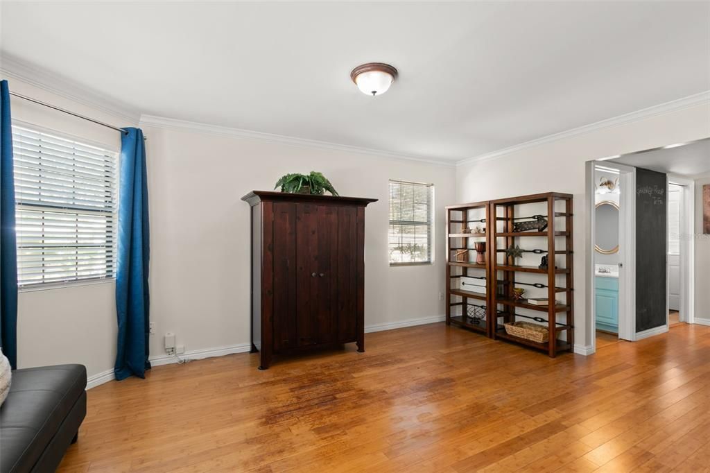 Great room for Formal dining, library, den, play room...