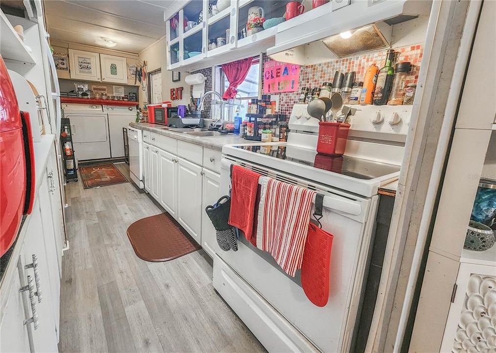 Kitchen & Laundry space