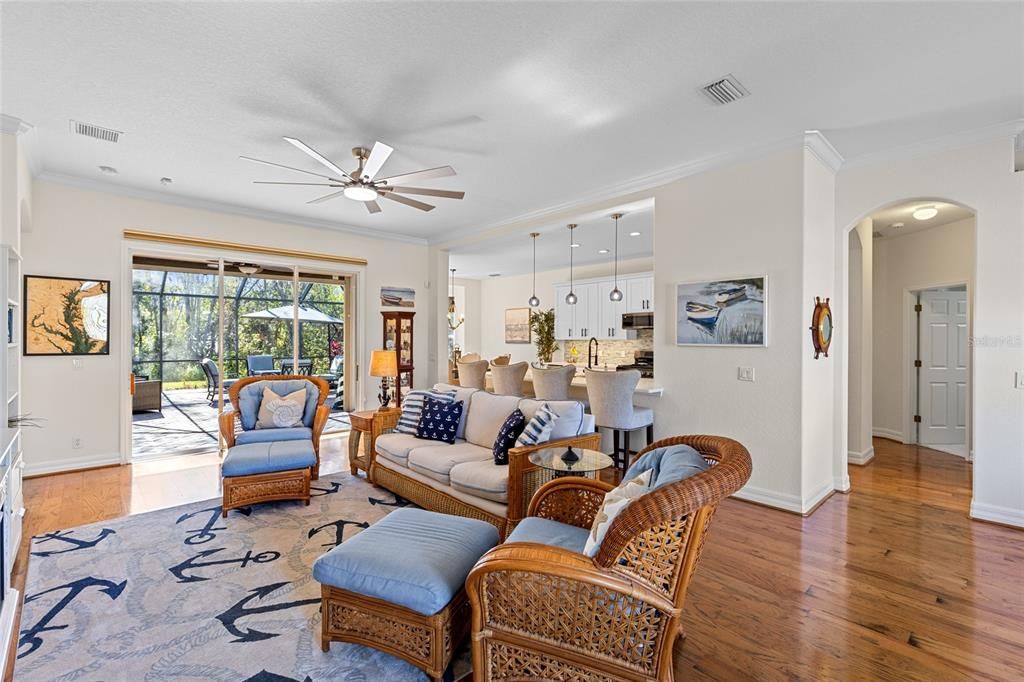 Living Room/Kitchen Combo!