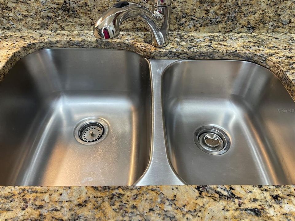 Kitchen Sink with Disposal