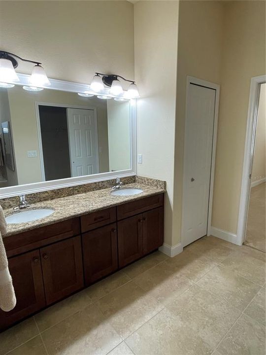 Master Bath Vanity and Linen