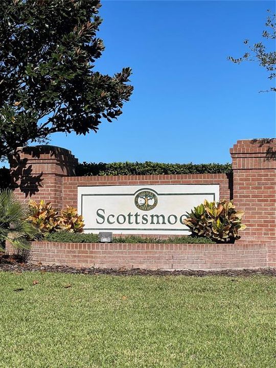 Scottsmoor Entrance