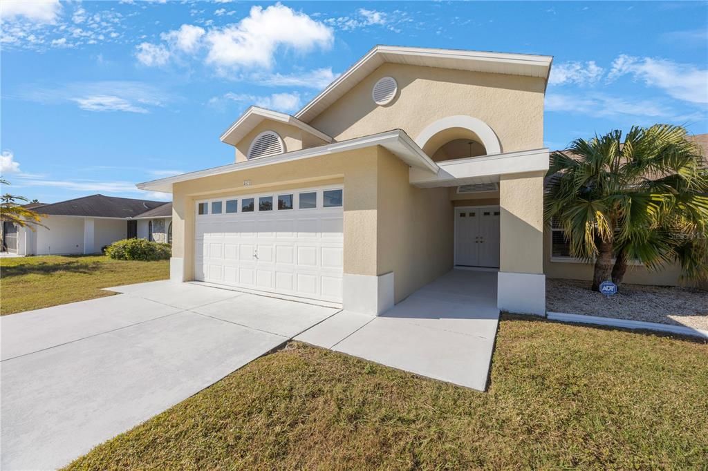 Active With Contract: $399,900 (3 beds, 2 baths, 1706 Square Feet)