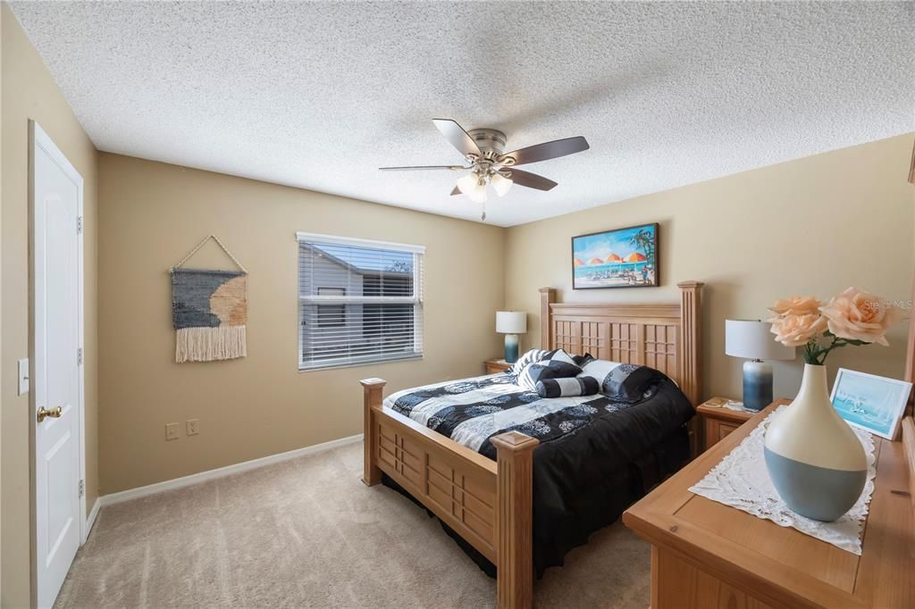 Active With Contract: $399,900 (3 beds, 2 baths, 1706 Square Feet)