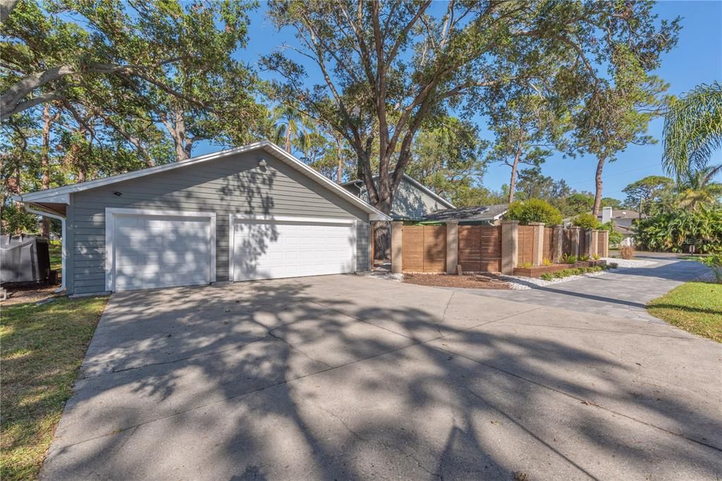 Detached garage.