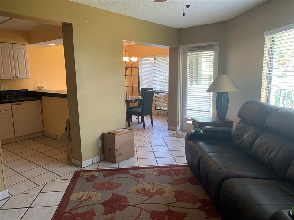 For Rent: $3,500 (2 beds, 2 baths, 830 Square Feet)