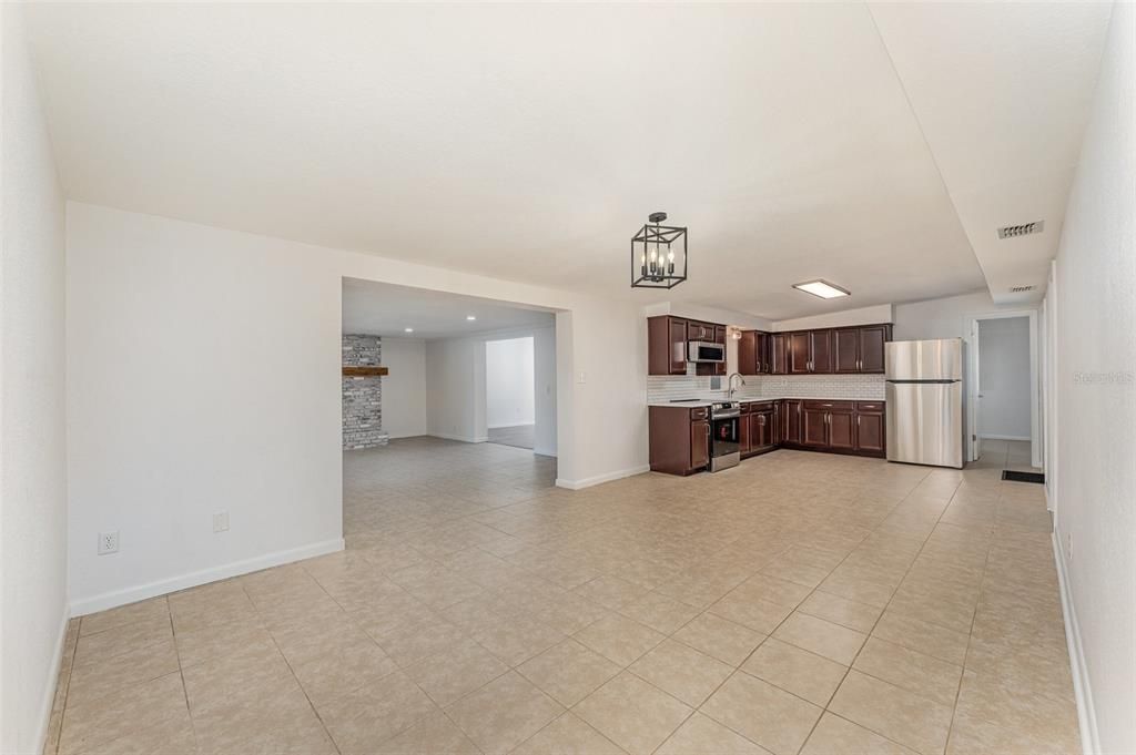 For Sale: $324,900 (4 beds, 2 baths, 2314 Square Feet)