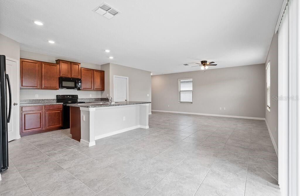 GREAT ROOM/KITCHEN