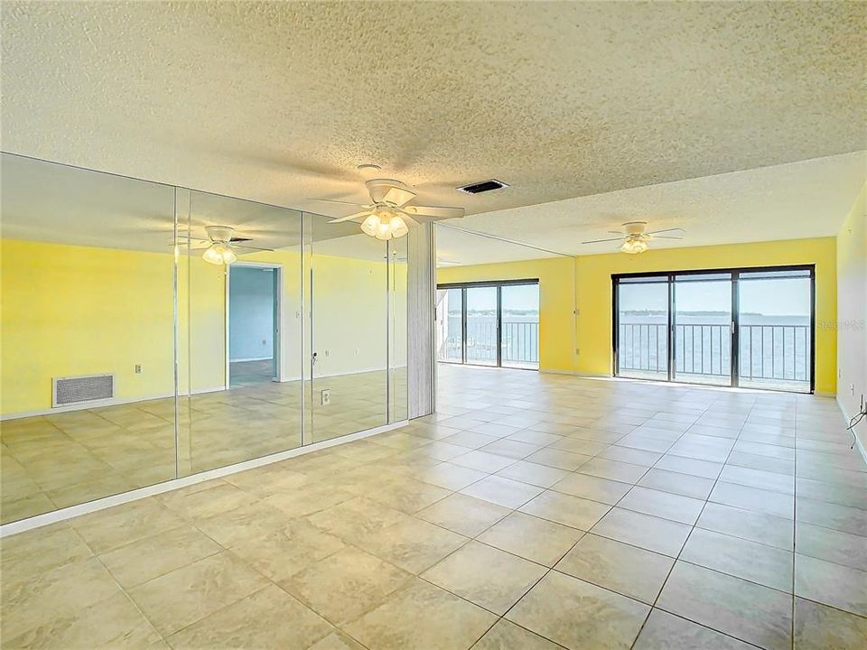 For Sale: $469,900 (2 beds, 2 baths, 1280 Square Feet)