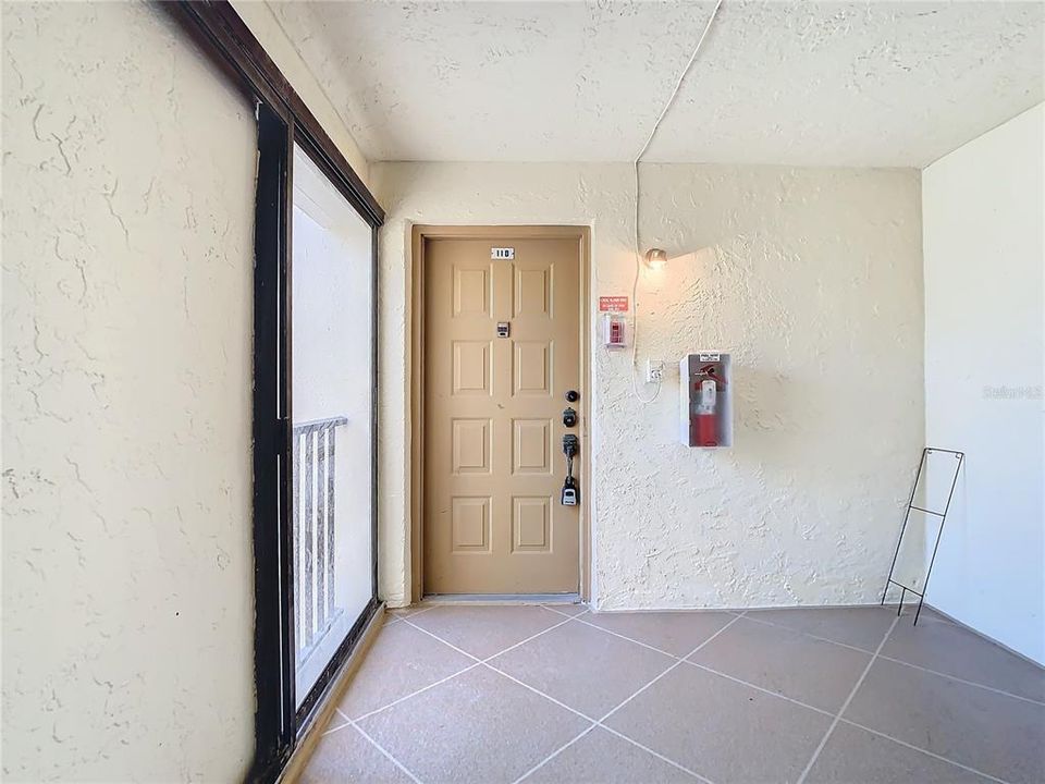 For Sale: $469,900 (2 beds, 2 baths, 1280 Square Feet)