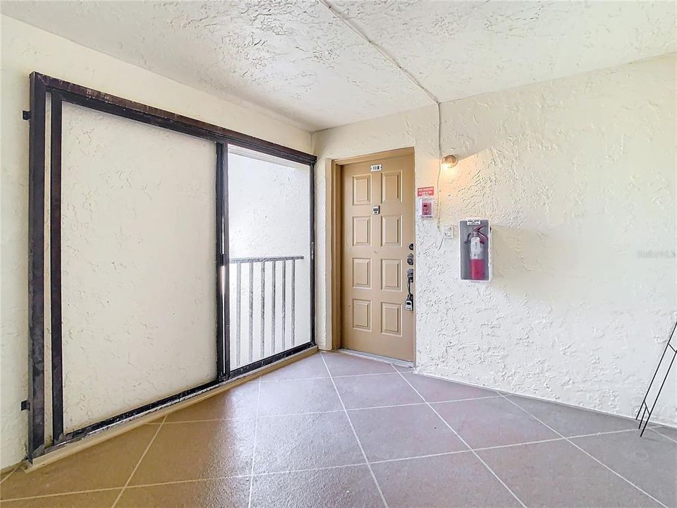 For Sale: $469,900 (2 beds, 2 baths, 1280 Square Feet)