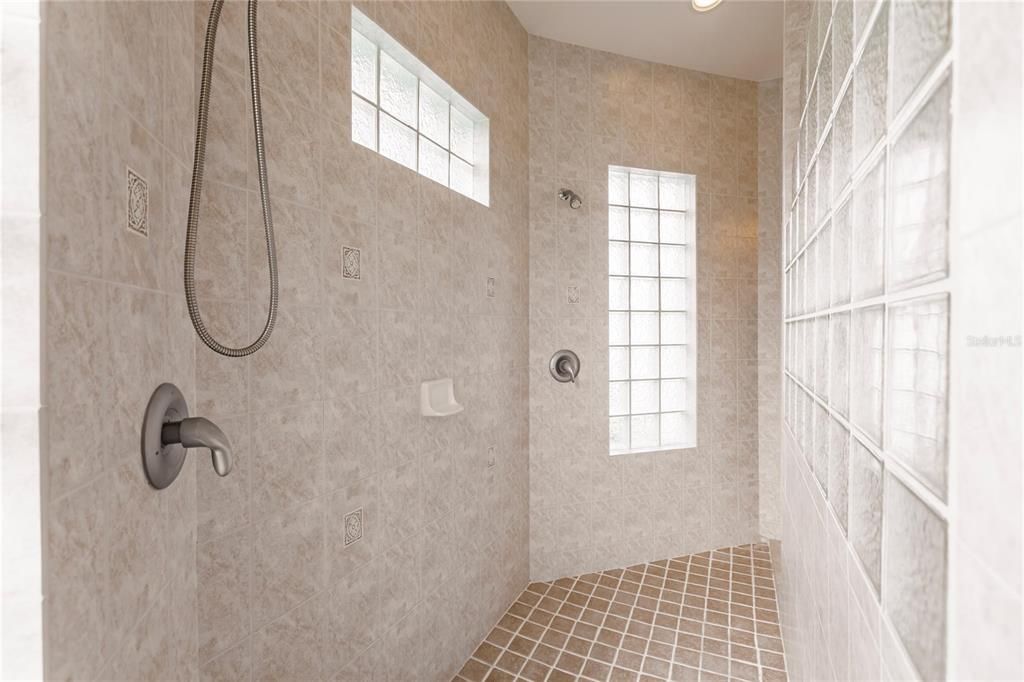 MASTER BATH -WALK AROUND SHOWER