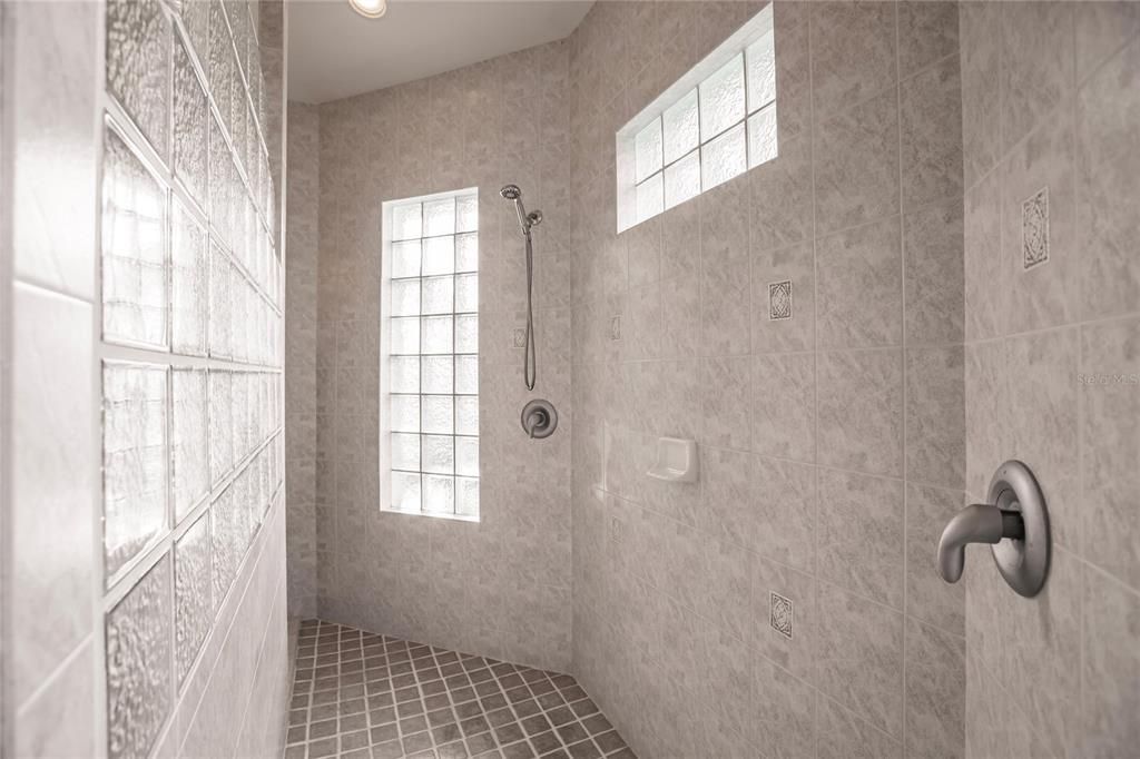 MASTER BATH -WALK AROUND SHOWER