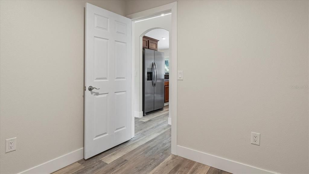 Active With Contract: $299,900 (3 beds, 2 baths, 1615 Square Feet)