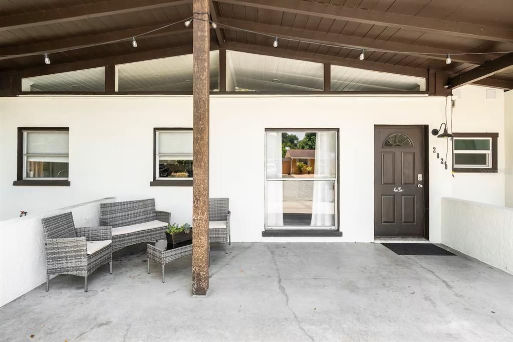 Front porch with Roof