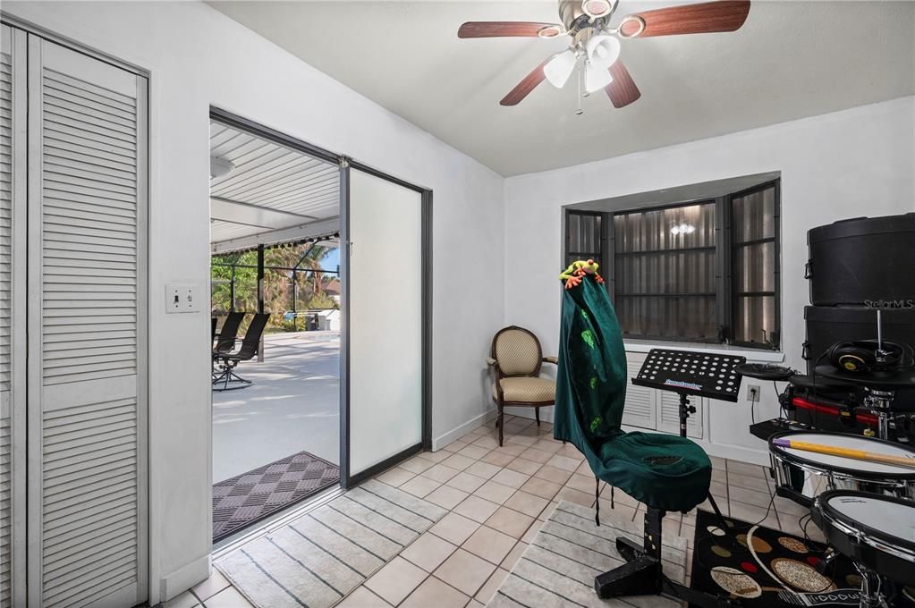 For Sale: $469,000 (3 beds, 2 baths, 1505 Square Feet)