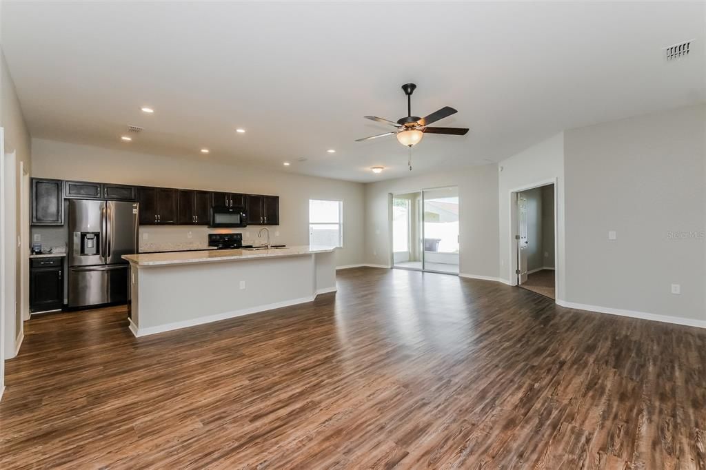 Active With Contract: $2,070 (4 beds, 2 baths, 2021 Square Feet)