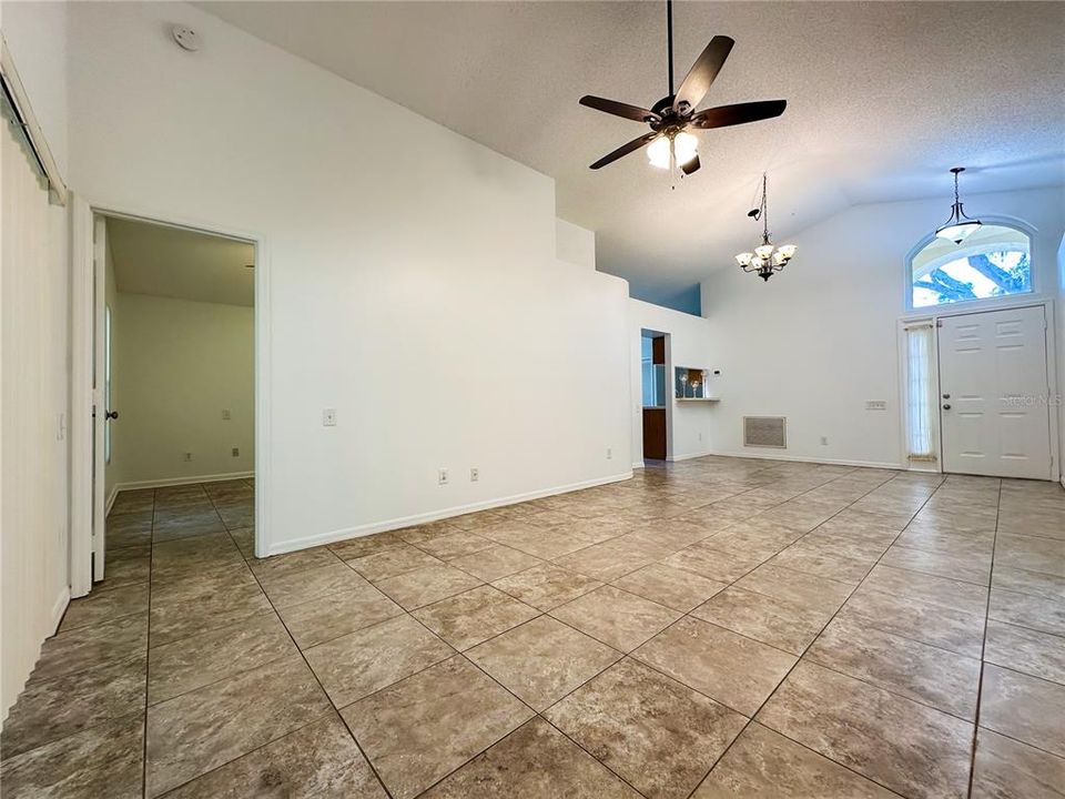 For Sale: $359,900 (3 beds, 2 baths, 1164 Square Feet)