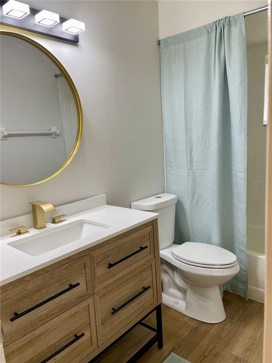 2nd Bathroom