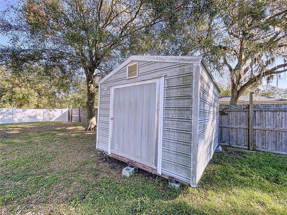 Active With Contract: $350,000 (3 beds, 2 baths, 1360 Square Feet)