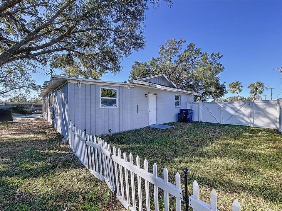 Active With Contract: $350,000 (3 beds, 2 baths, 1360 Square Feet)