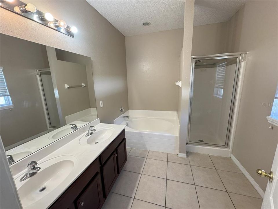 For Rent: $2,795 (3 beds, 2 baths, 1770 Square Feet)