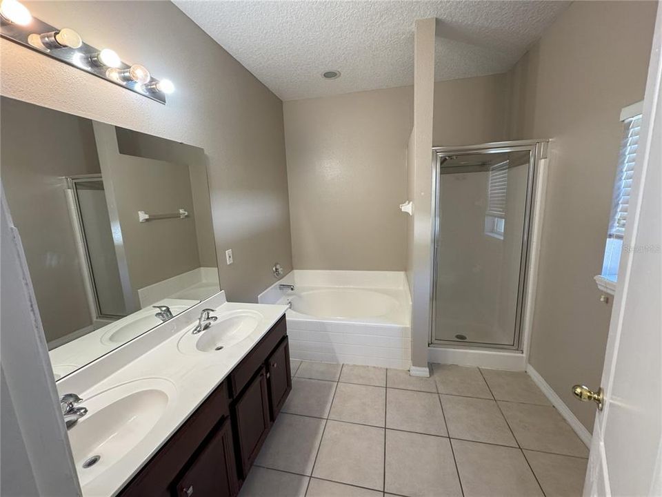 For Rent: $2,795 (3 beds, 2 baths, 1770 Square Feet)