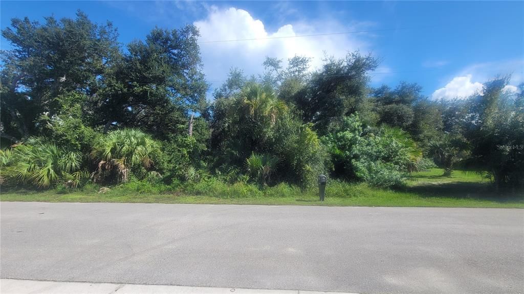 En Venta: $22,900 (0.21 acres)