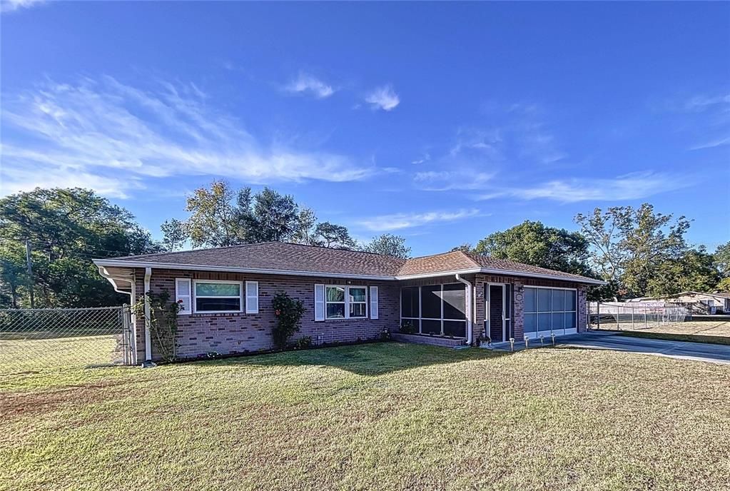 Active With Contract: $350,000 (3 beds, 2 baths, 1708 Square Feet)