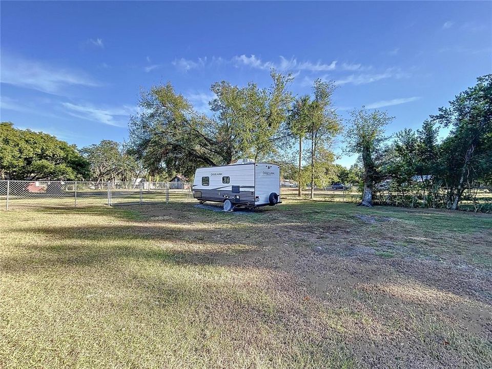 Active With Contract: $350,000 (3 beds, 2 baths, 1708 Square Feet)