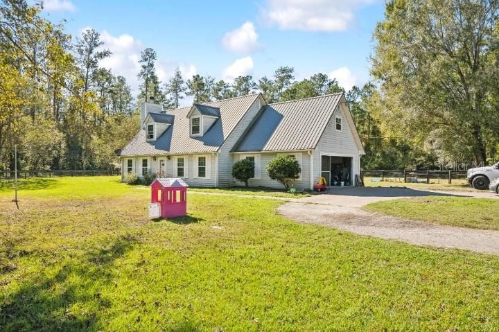 For Sale: $329,000 (3 beds, 2 baths, 1966 Square Feet)