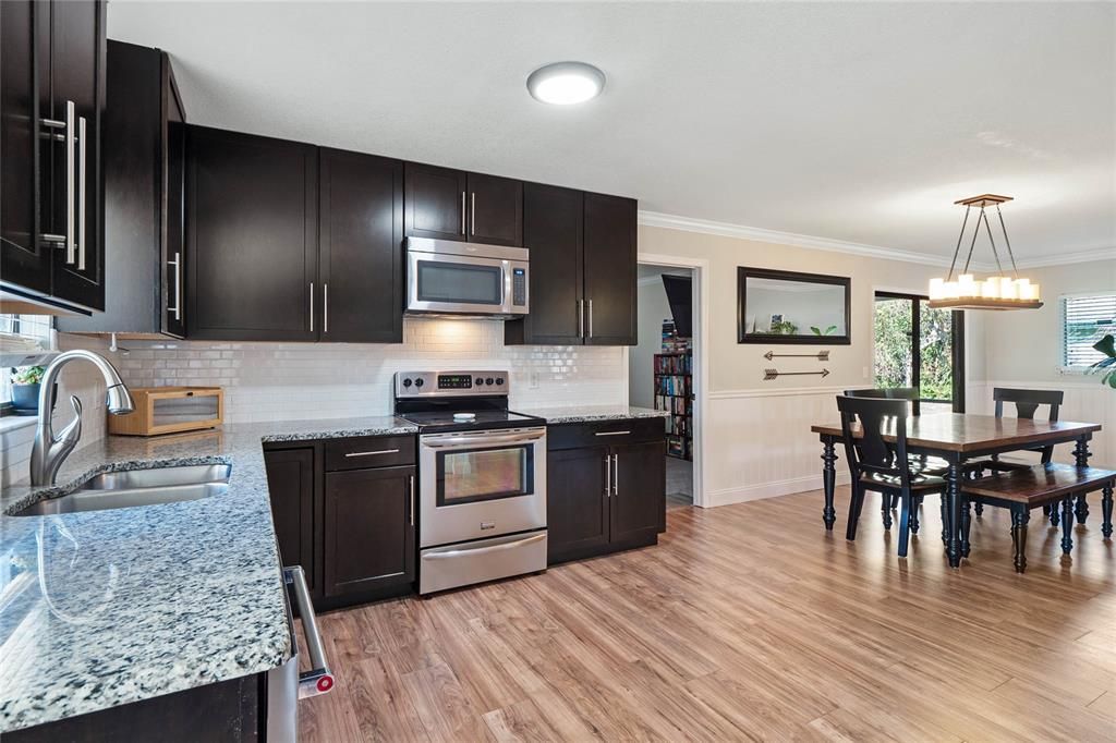 For Sale: $312,900 (3 beds, 2 baths, 1477 Square Feet)