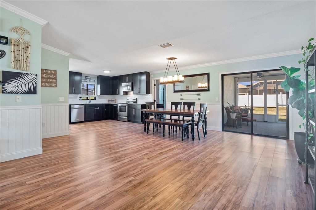 For Sale: $312,900 (3 beds, 2 baths, 1477 Square Feet)