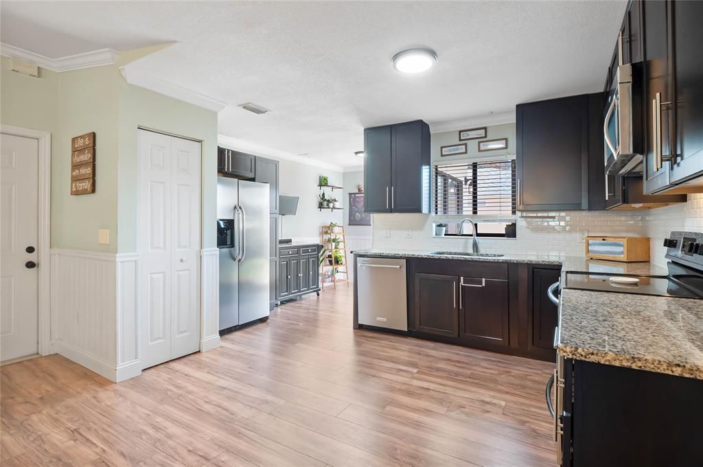 For Sale: $312,900 (3 beds, 2 baths, 1477 Square Feet)