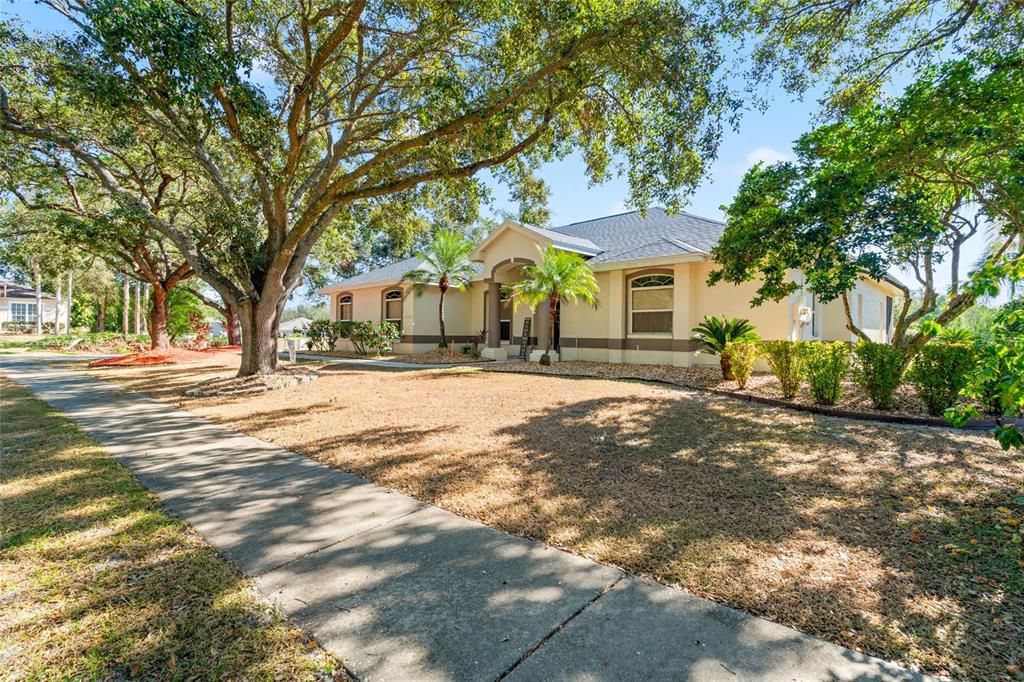 For Sale: $385,000 (3 beds, 2 baths, 1952 Square Feet)