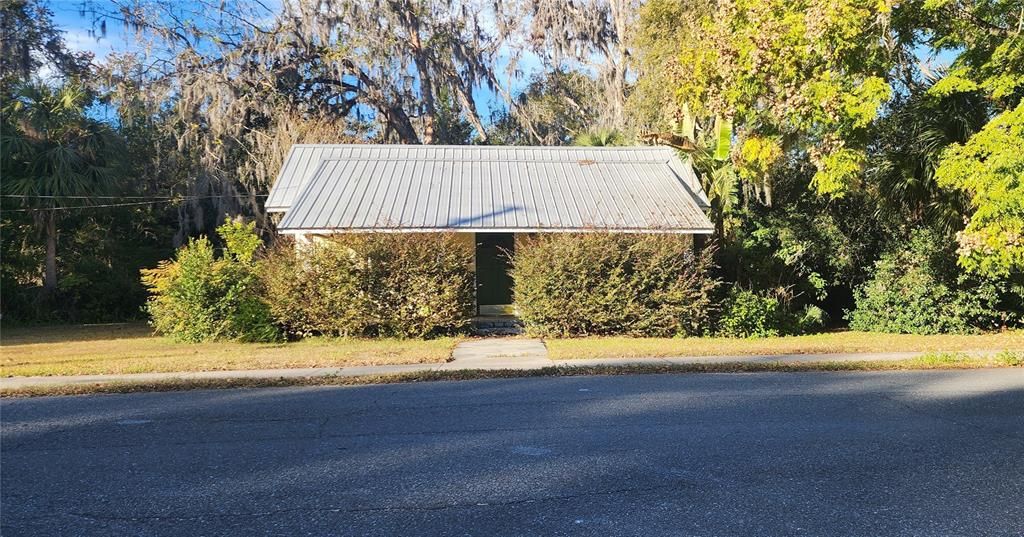 Недавно продано: $180,000 (3 спален, 1 ванн, 994 Квадратных фут)