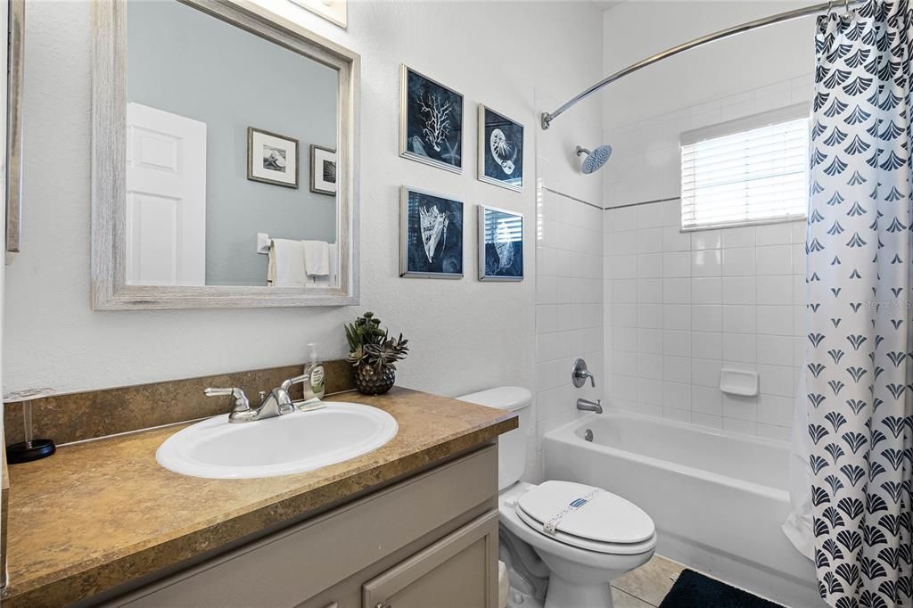 For Sale: $239,000 (2 beds, 2 baths, 1227 Square Feet)